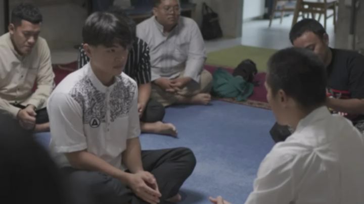 Steven Wongso Bersyahadat, Felix Siauw Bimbing Mualaf