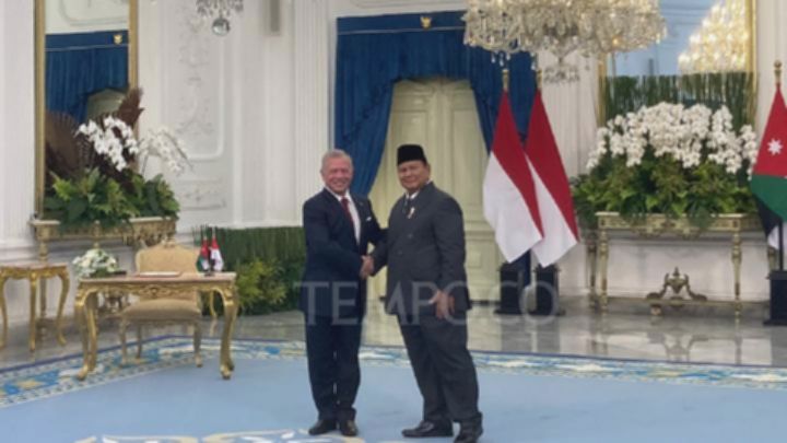 Prabowo Terima Penghargaan Kehormatan dari Raja Yordania Abdullah II
