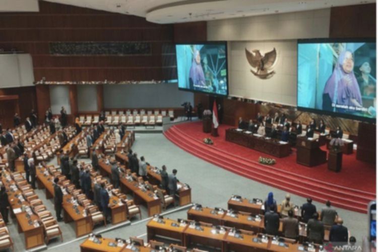 Resmi! DPR Ketok Palu Sahkan RKUHAP Jadi UU