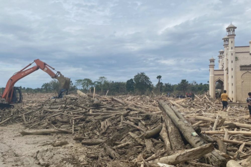 TNI Bantu Biaya Bencana Sumatera, DPR Kritik Purbaya dan BNPB