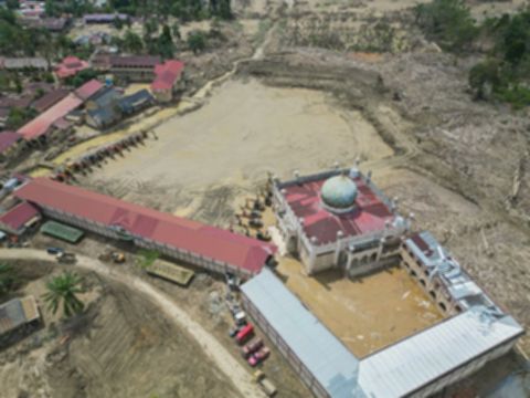Darul Mukhlisin Berbenah: Tumpukan Kayu Hilang, Wajah Pesantren Bersih
