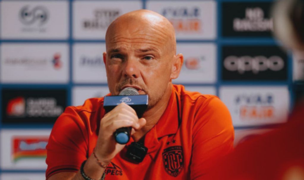 Pelatih Bali United Pertanyakan Cara Klub Indonesia Rekrut Pemain