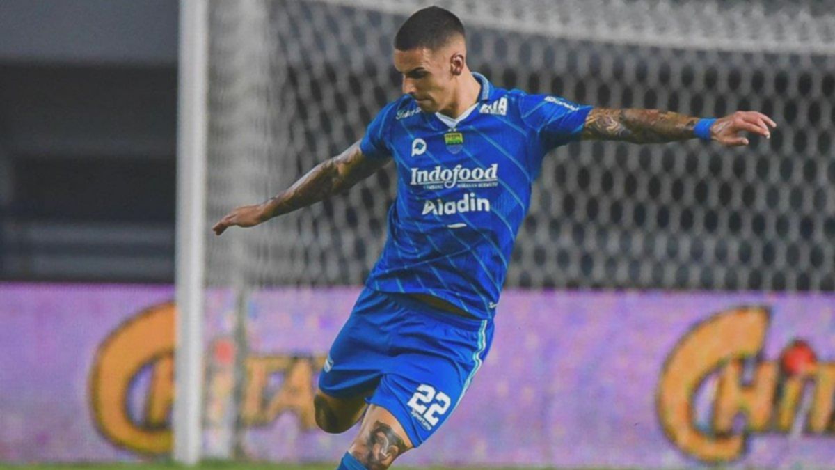 Persib Bandung Pulangkan Mantan, Bobotoh Nantikan Pengganti Barba.