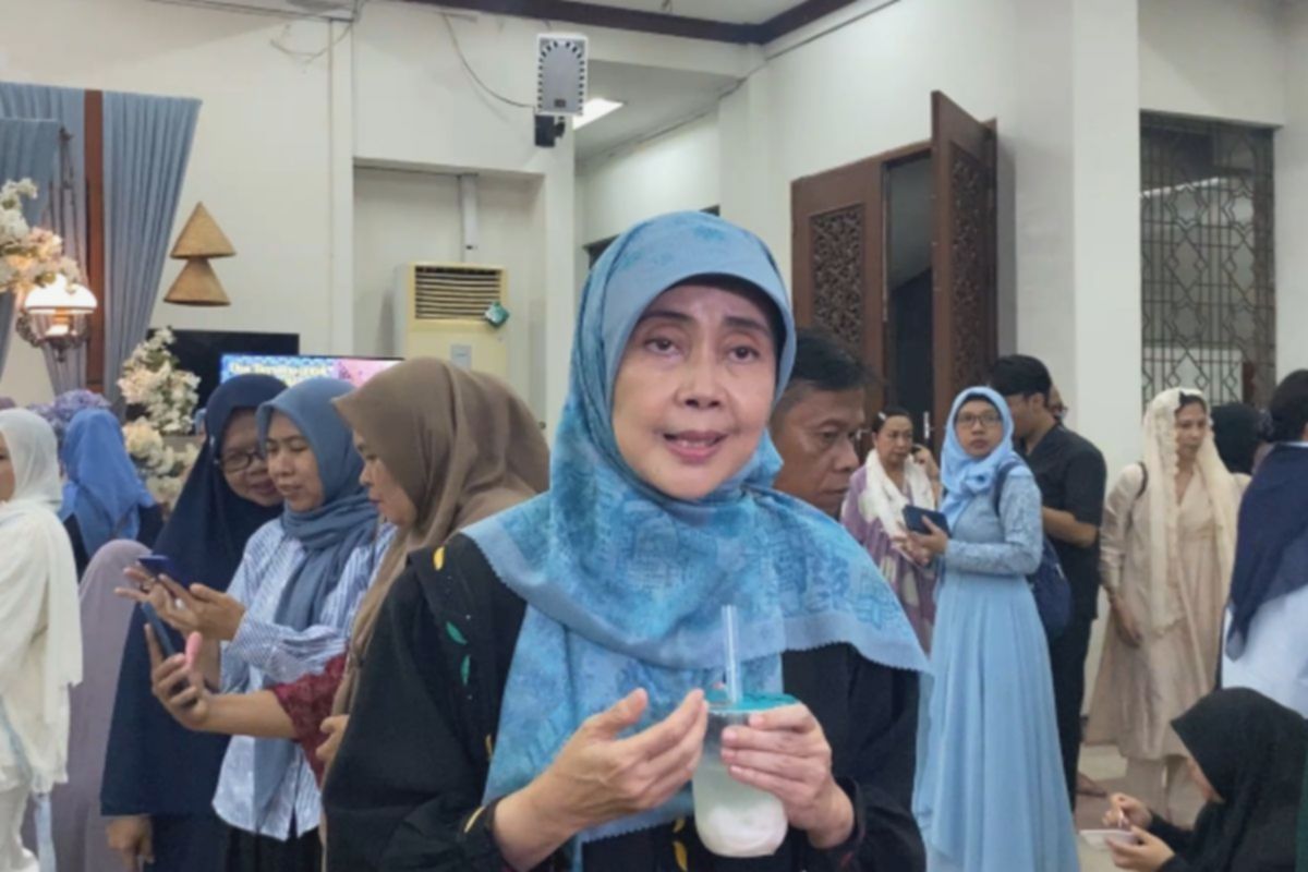 Ibunda Vidi Aldiano Bersyukur: Sheila Dara Menantu Luar Biasa