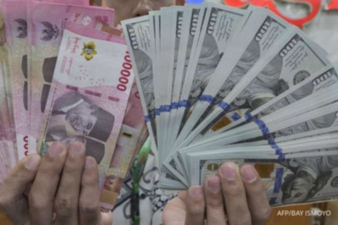 Rupiah Sentuh Rekor Terlemah, Tekanan Global-Domestik Terus Membayangi