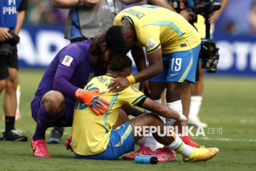 Neymar Menangis Usai Brasil Tersingkir, Isyaratkan Akhir Karier Internasional