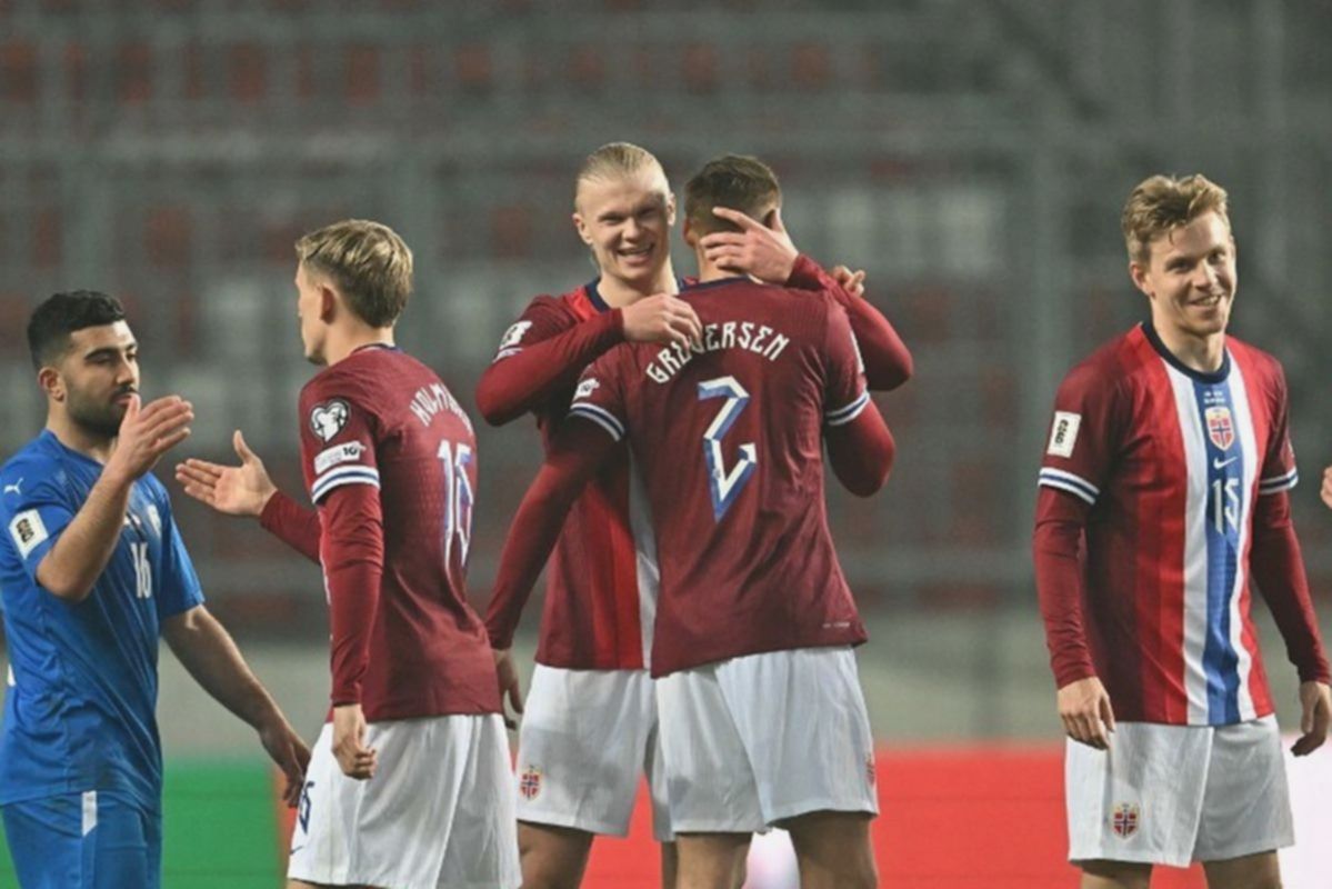 Timnas Norwegia Bawa Ratusan Kilogram Ikan dan Keju ke Piala Dunia
