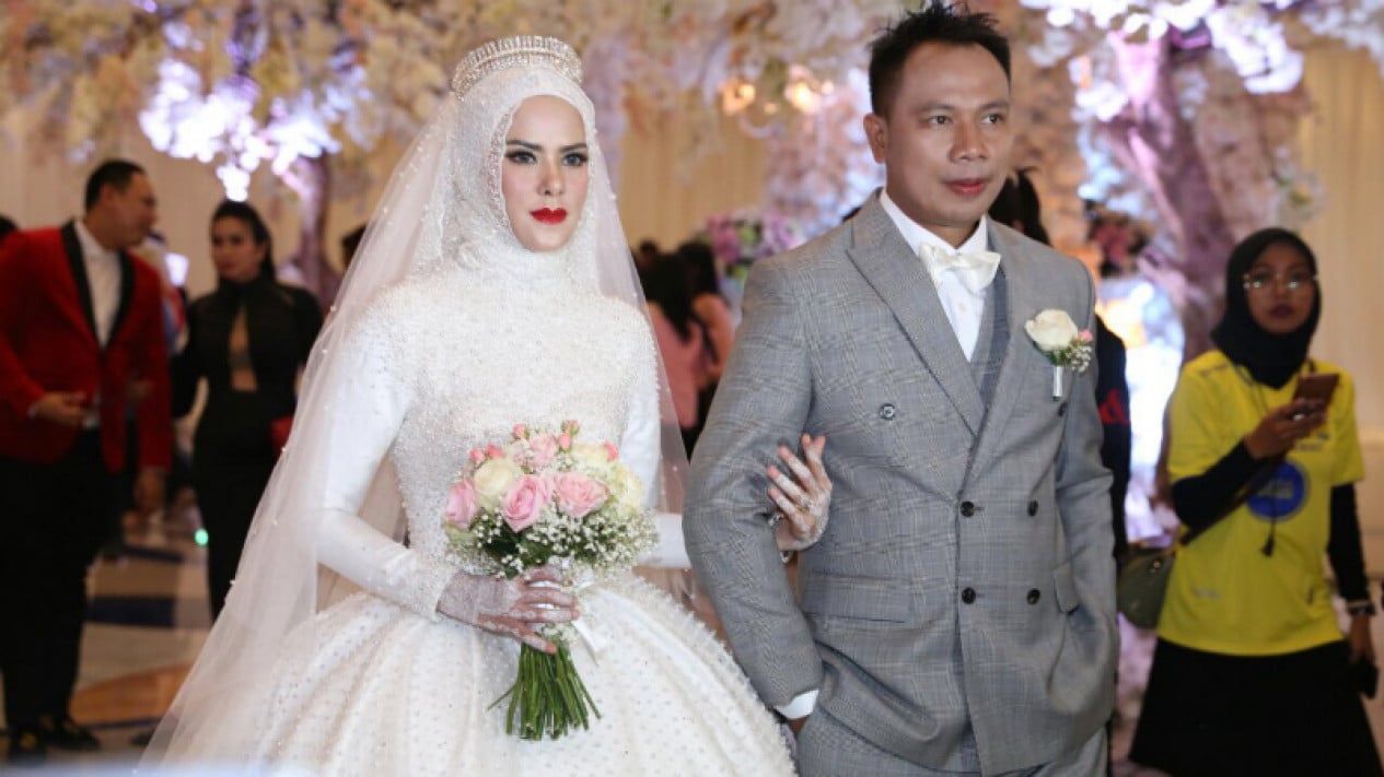 Angel Lelga Ungkap Kehidupan Baru Usai Kisah Vicky Prasetyo Berakhir