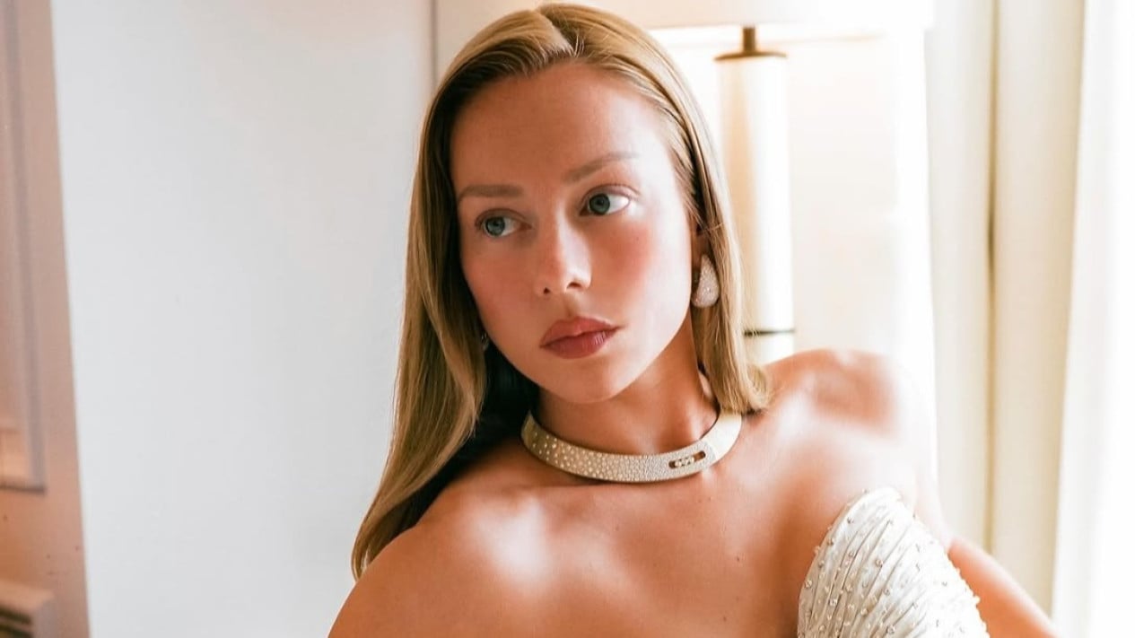 Ester Exposito Ungkap Karier Aktris, Model, dan Ikon Fashion Internasional