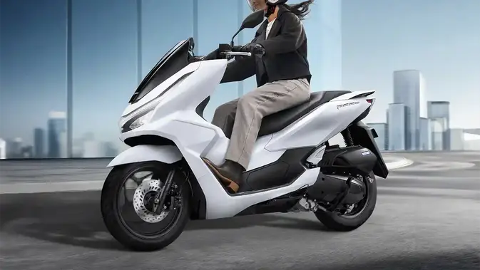 3 Cara Cegah Kulit Kusam saat Berkendara Motor di Kemarau