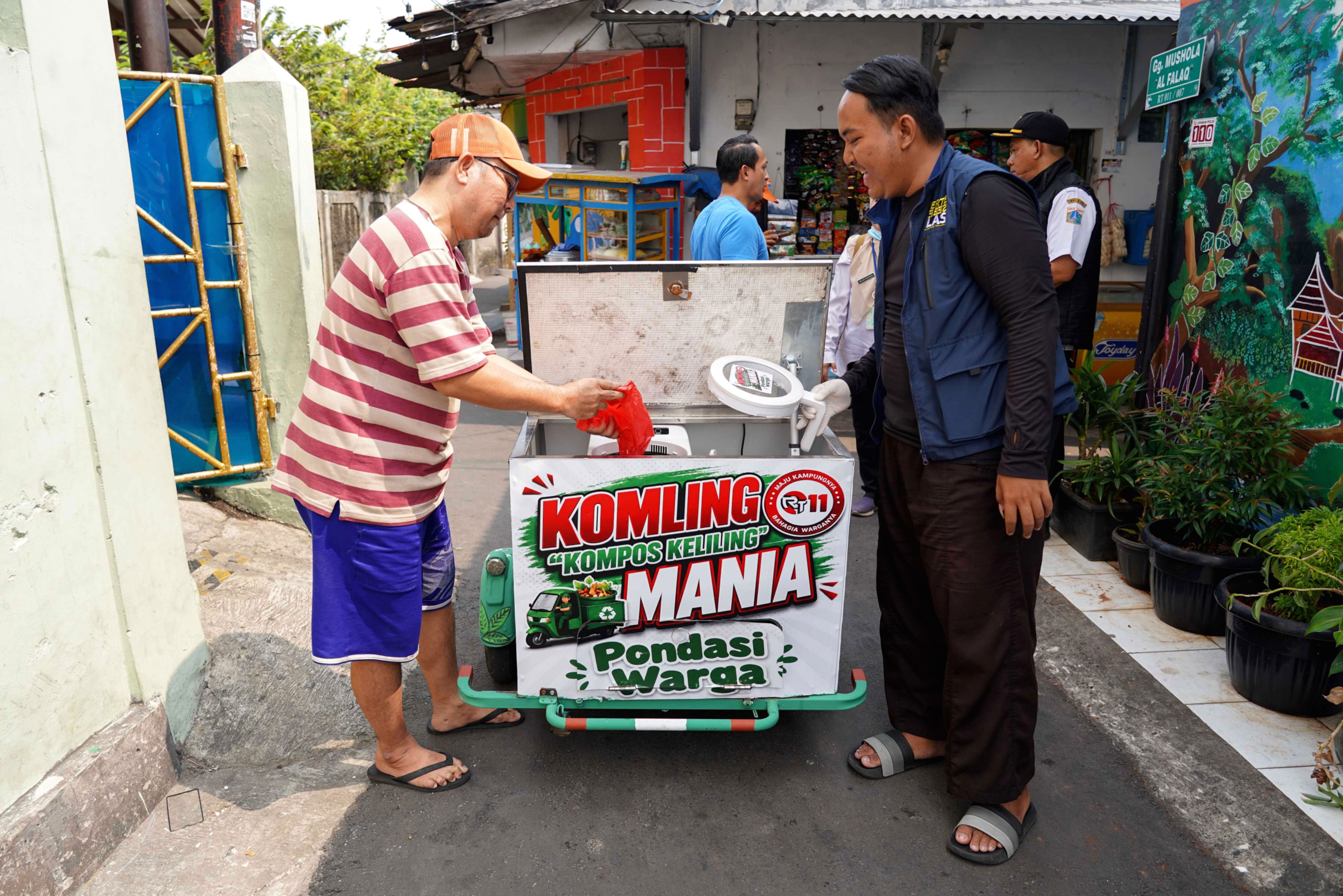 Layanan Kompos Keliling: Solusi Inovatif Mengurangi Sampah dari Rumah