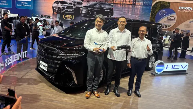 Toyota dan Garuda Perkuat Layanan Premium Alphard Hybrid EV