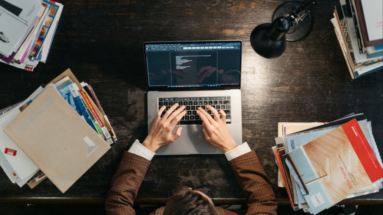 5 Laptop Terbaik untuk Awal Karier yang Awet Bertahun-tahun