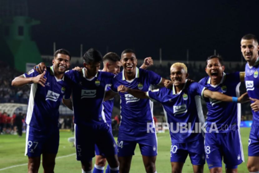 Persib Bungkam Persija 2-1, Melaju ke Final Piala Presiden